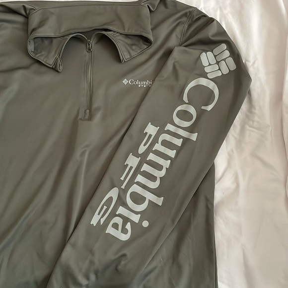 Columbia Quarter Zip - Picture 4 of 4